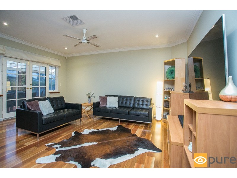 14 McKenna Glen, Mount Claremont WA 6010