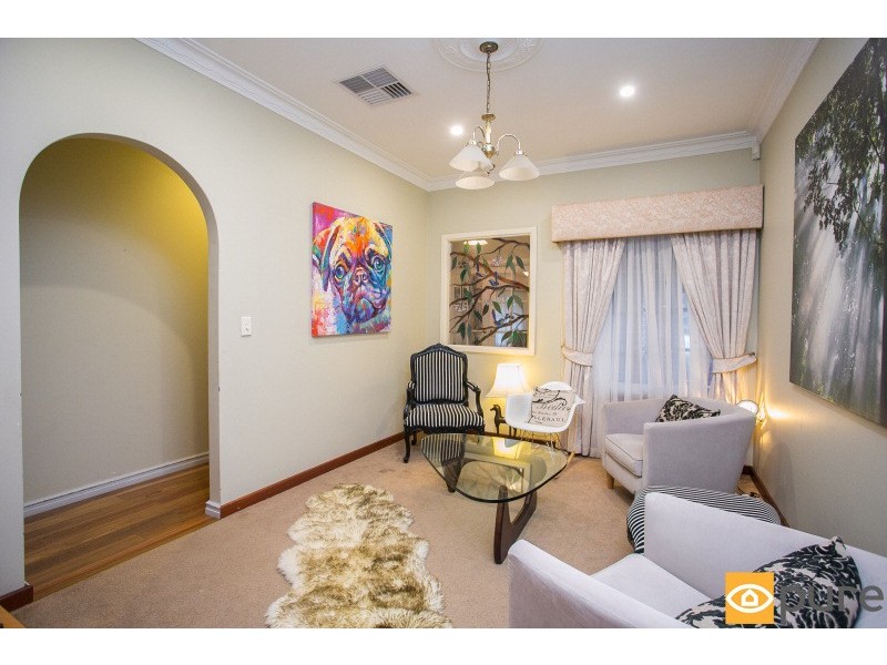 14 McKenna Glen, Mount Claremont WA 6010