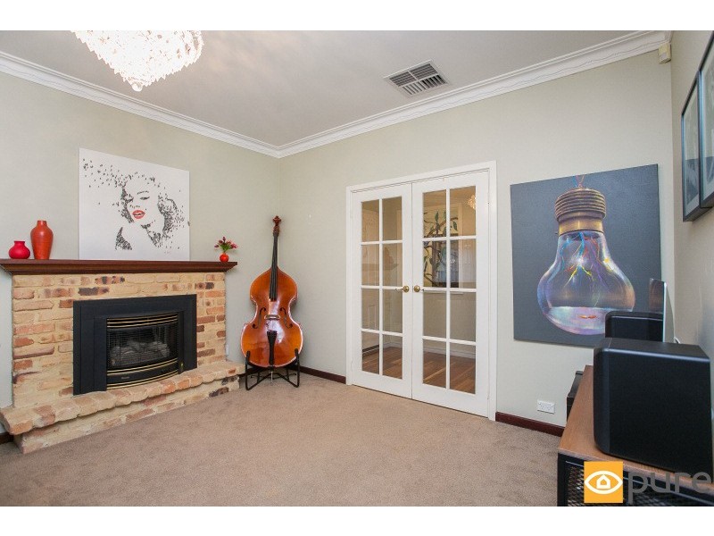 14 McKenna Glen, Mount Claremont WA 6010