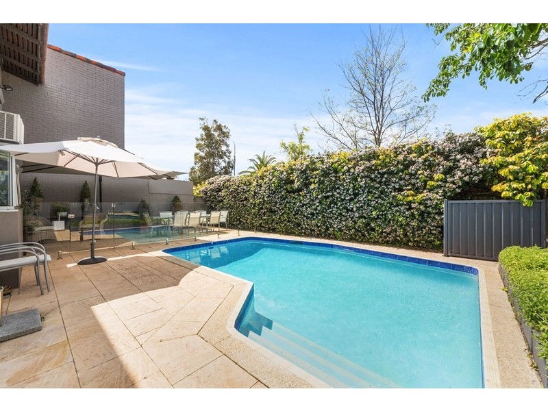 2A Cliff Road, Claremont WA 6010