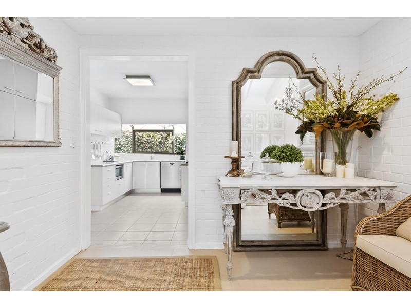 2A Cliff Road, Claremont WA 6010