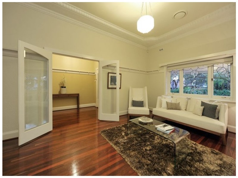 8 Rene Road, Dalkeith WA 6009