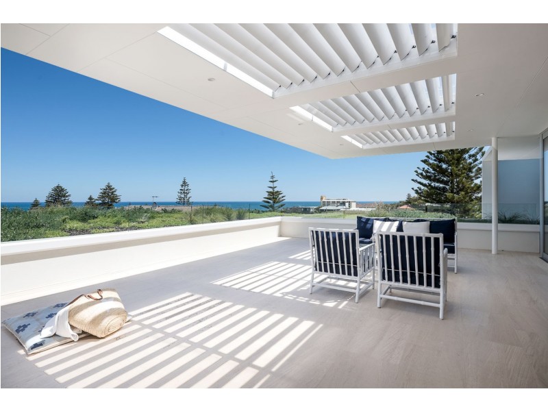 10/15 Overton Gardens, Cottesloe WA 6011