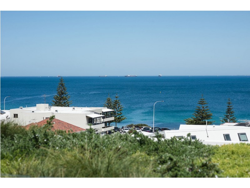 10/15 Overton Gardens, Cottesloe WA 6011