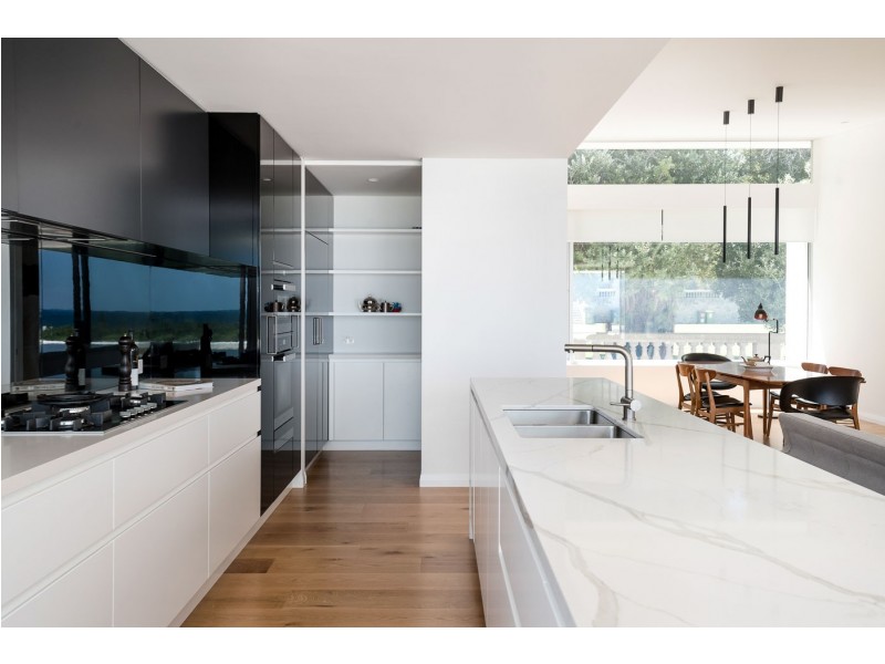 10/15 Overton Gardens, Cottesloe WA 6011