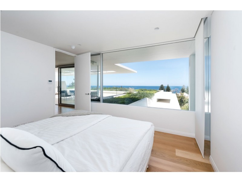 10/15 Overton Gardens, Cottesloe WA 6011