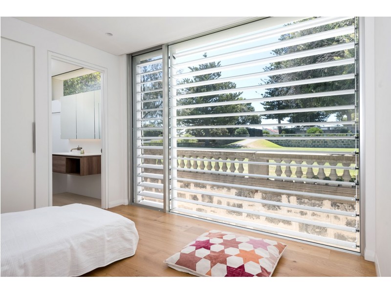 10/15 Overton Gardens, Cottesloe WA 6011