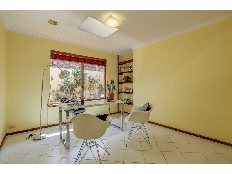 24 McKenzie Road, Samson WA 6163