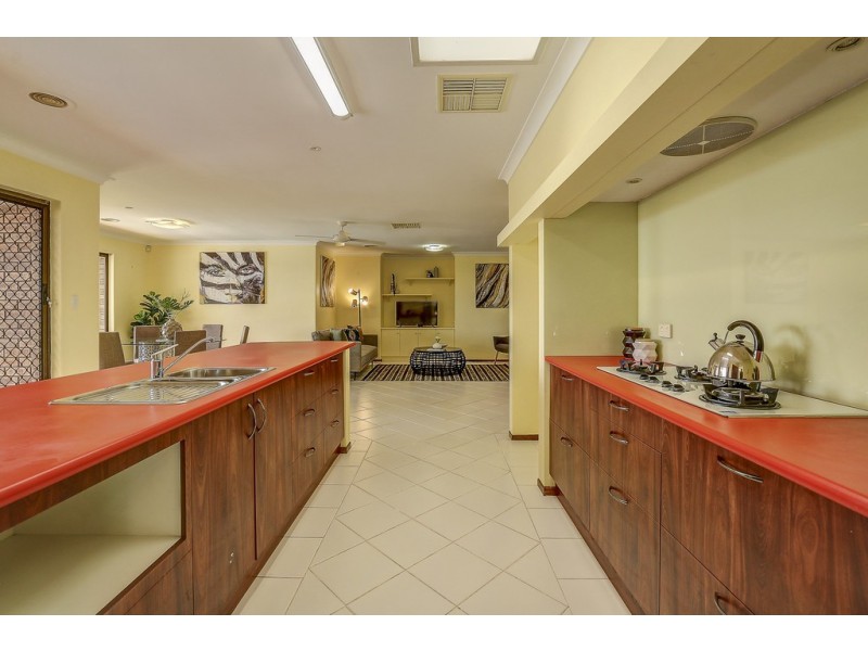 24 McKenzie Road, Samson WA 6163