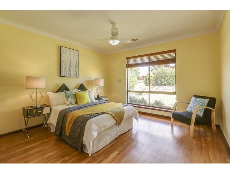 24 McKenzie Road, Samson WA 6163