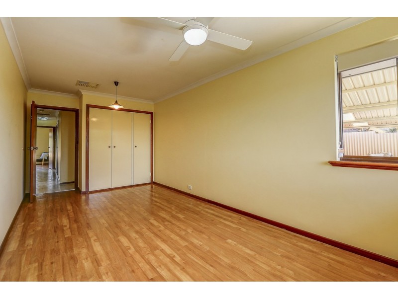 24 McKenzie Road, Samson WA 6163