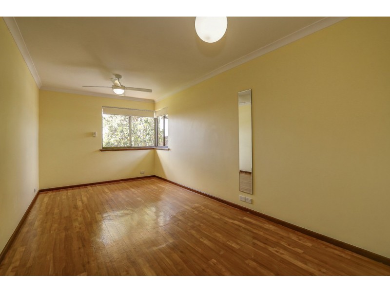 24 McKenzie Road, Samson WA 6163