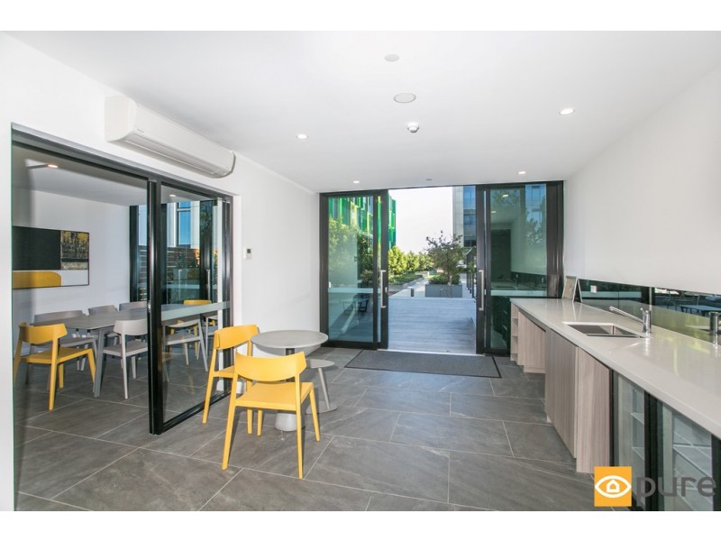409/6 Baumea Way, Innaloo WA 6018