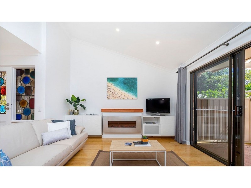 6/4 Perina Way, City Beach WA 6015