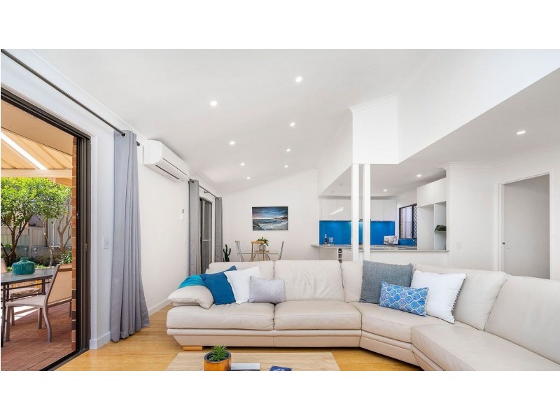 6/4 Perina Way, City Beach WA 6015