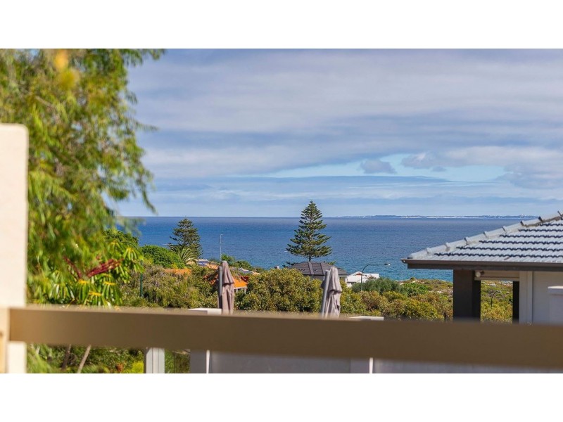 6/4 Perina Way, City Beach WA 6015