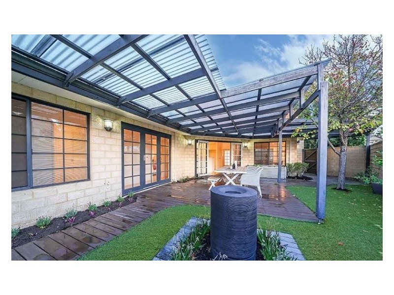 2 Burnettia Lane, Mount Claremont WA 6010