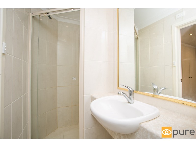 23/12 Wingfield Avenue, Crawley WA 6009