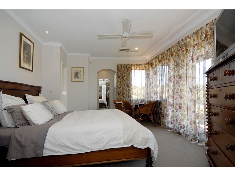 2 Odern Crescent, Swanbourne WA 6010