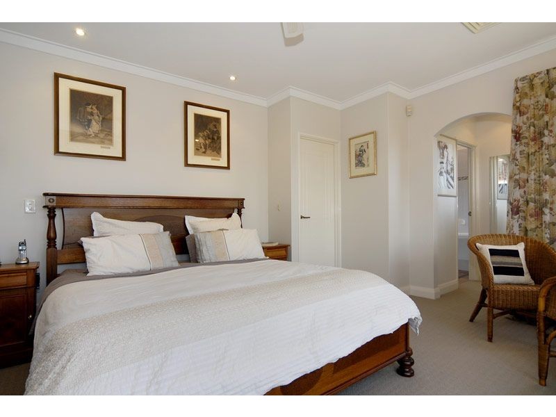 2 Odern Crescent, Swanbourne WA 6010
