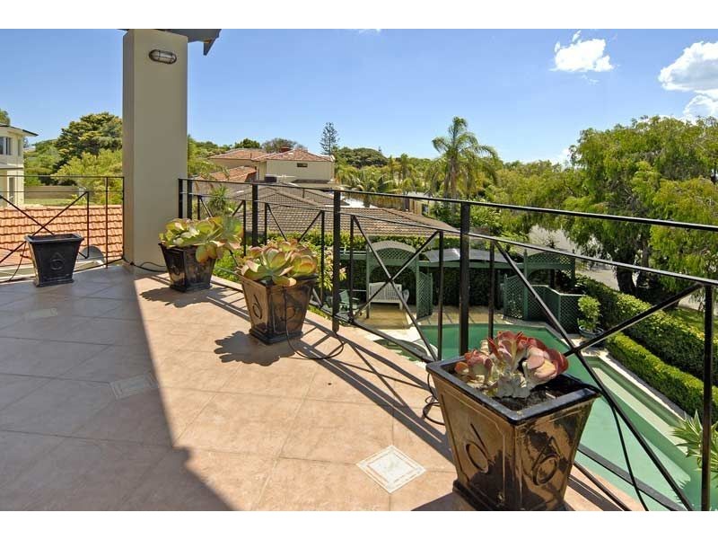 2 Odern Crescent, Swanbourne WA 6010