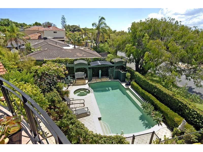 2 Odern Crescent, Swanbourne WA 6010