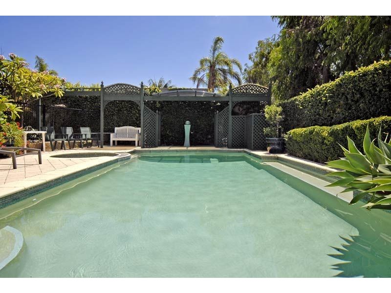 2 Odern Crescent, Swanbourne WA 6010