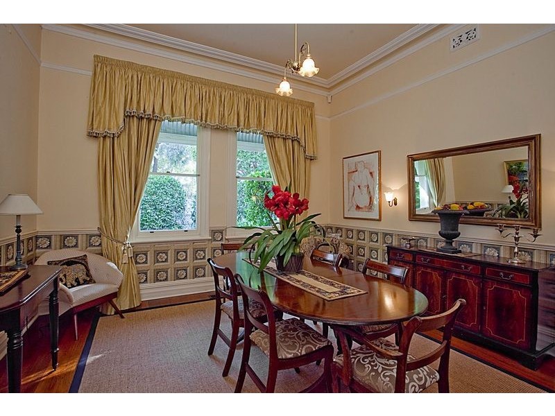 4 Melvista Avenue, Claremont WA 6010