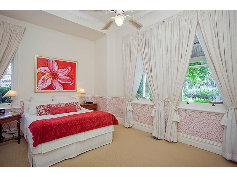 4 Melvista Avenue, Claremont WA 6010