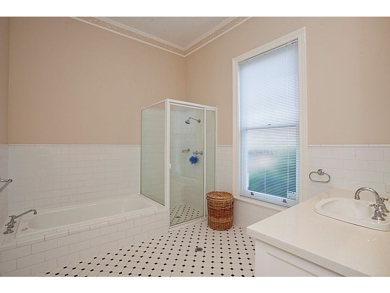 4 Melvista Avenue, Claremont WA 6010