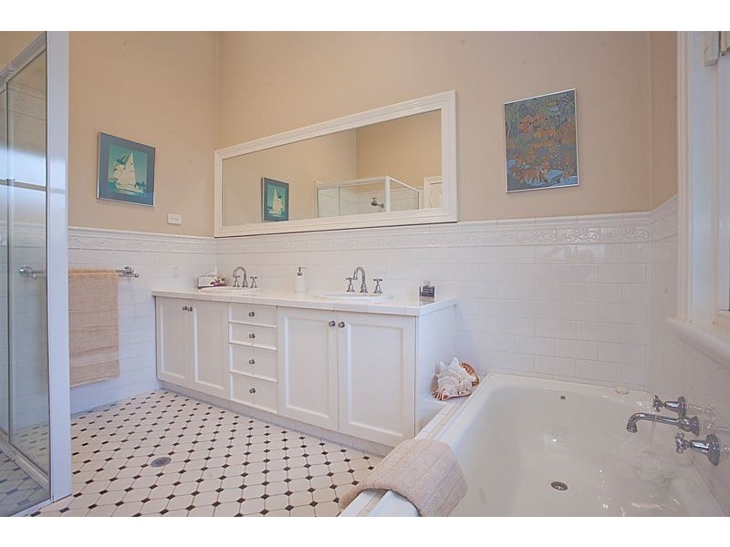 4 Melvista Avenue, Claremont WA 6010