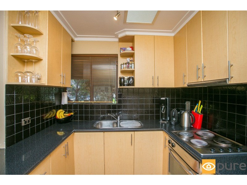 8/78 Murray Road, Bicton WA 6157