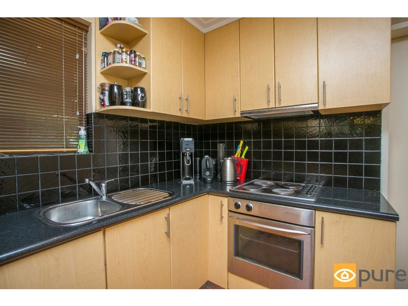 8/78 Murray Road, Bicton WA 6157