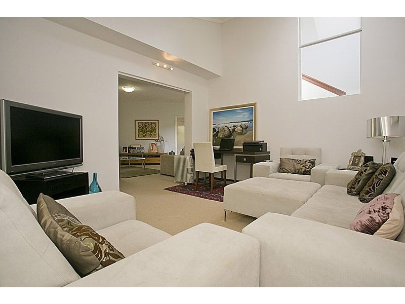 2/24 Riley Road, Claremont WA 6010