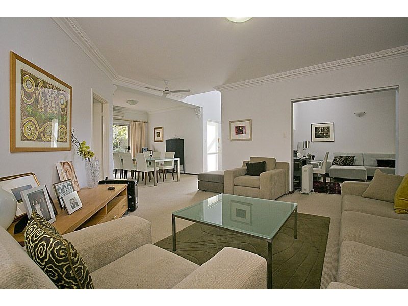 2/24 Riley Road, Claremont WA 6010