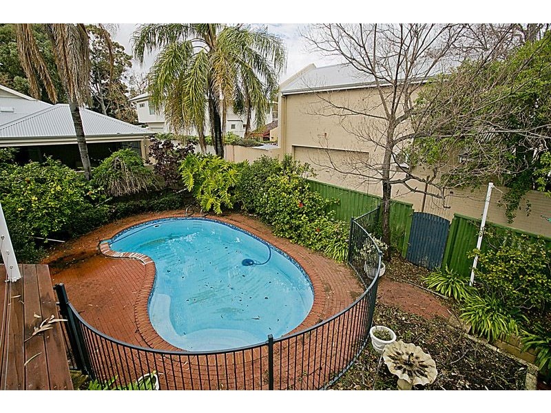 2/24 Riley Road, Claremont WA 6010