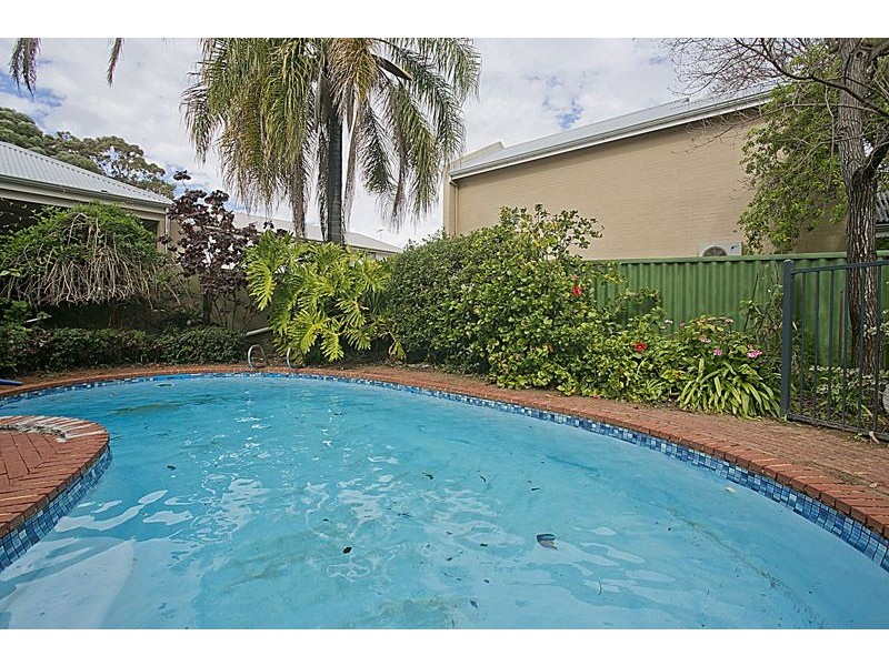 2/24 Riley Road, Claremont WA 6010