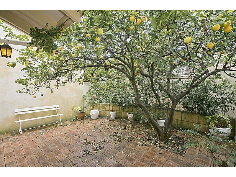 2/24 Riley Road, Claremont WA 6010