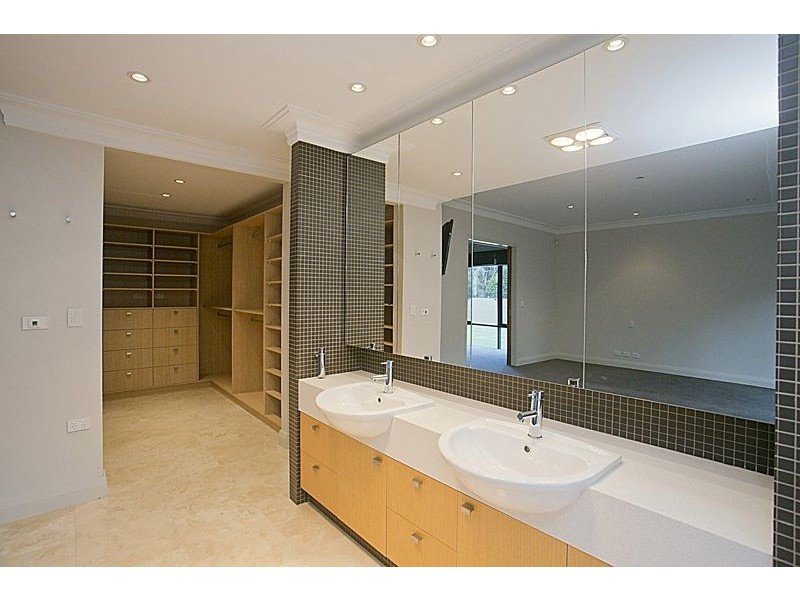 38 Brockman Avenue, Dalkeith WA 6009