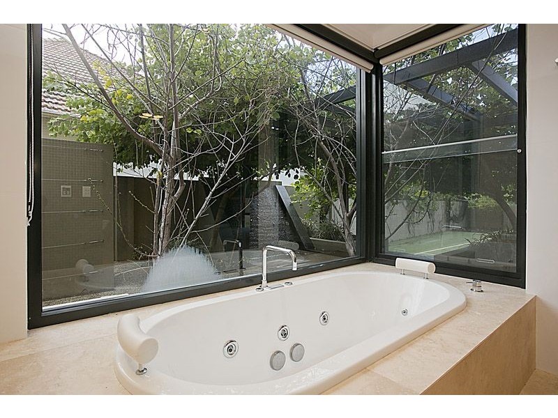 38 Brockman Avenue, Dalkeith WA 6009