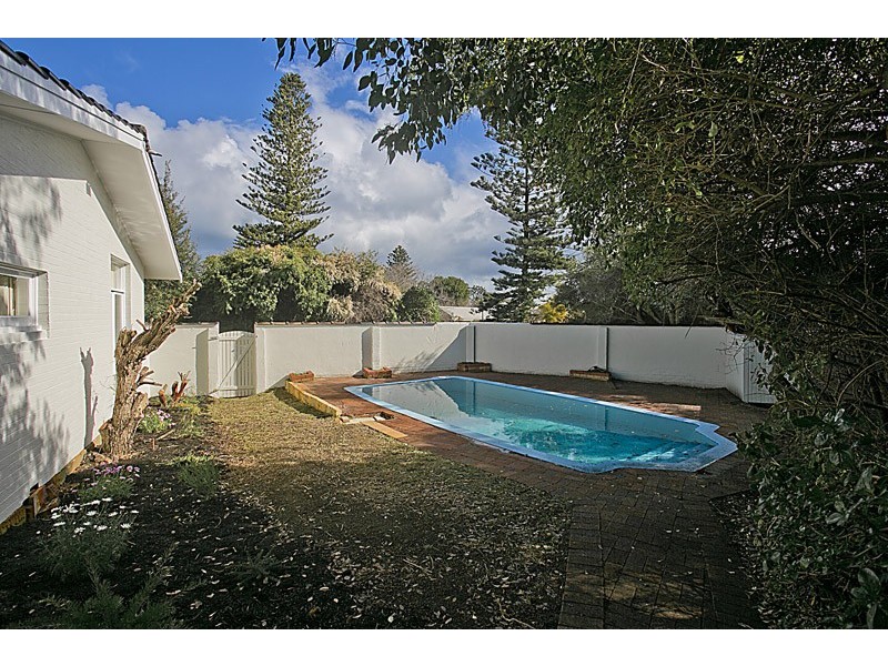 20 Kingsland Avenue, City Beach WA 6015