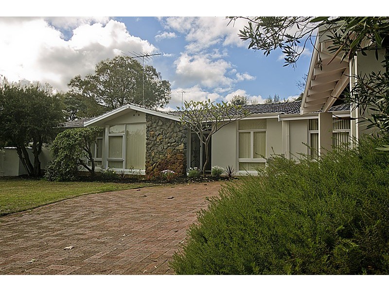 20 Kingsland Avenue, City Beach WA 6015