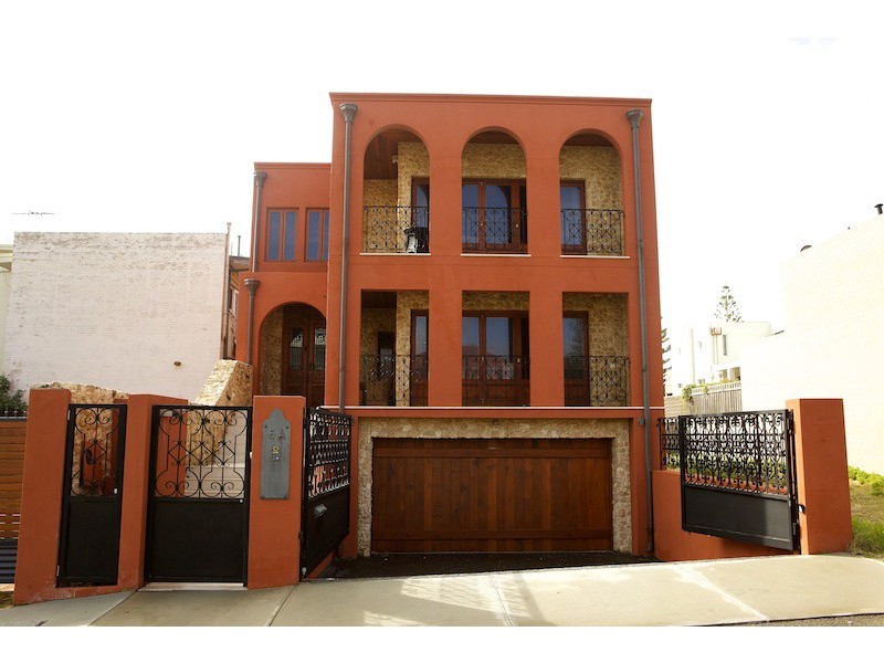 5A Overton Gardens, Cottesloe WA 6011