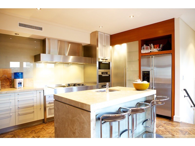 5A Overton Gardens, Cottesloe WA 6011