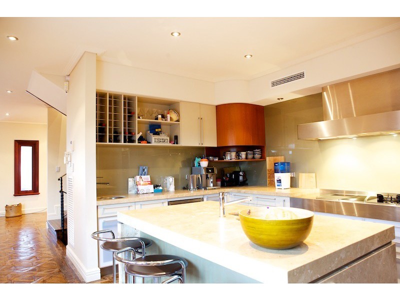 5A Overton Gardens, Cottesloe WA 6011