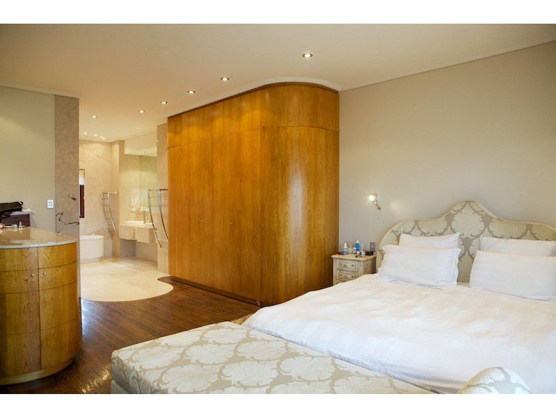 5A Overton Gardens, Cottesloe WA 6011