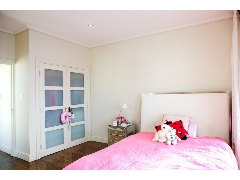 5A Overton Gardens, Cottesloe WA 6011