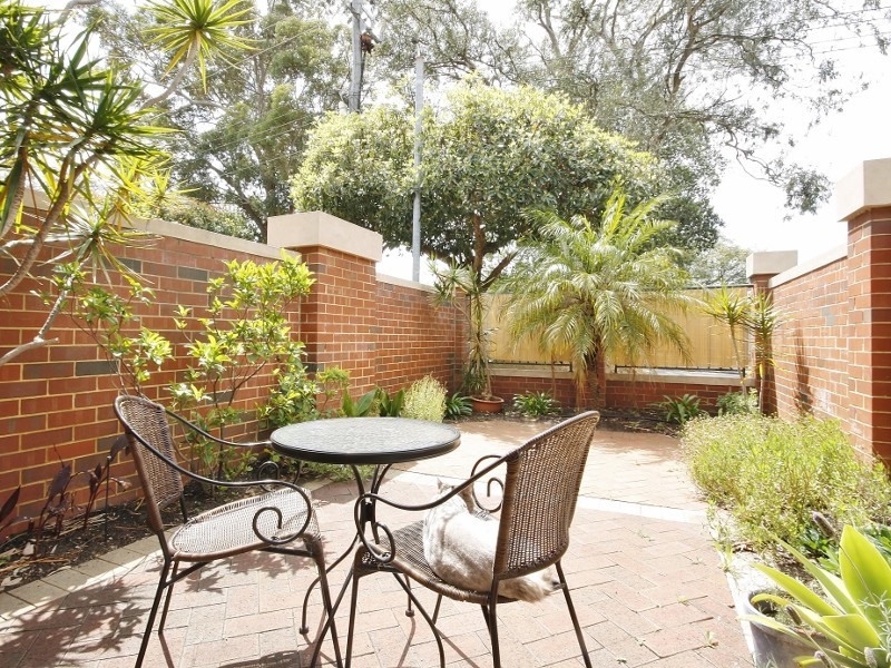 2/153 Derby Road, Shenton Park WA 6008