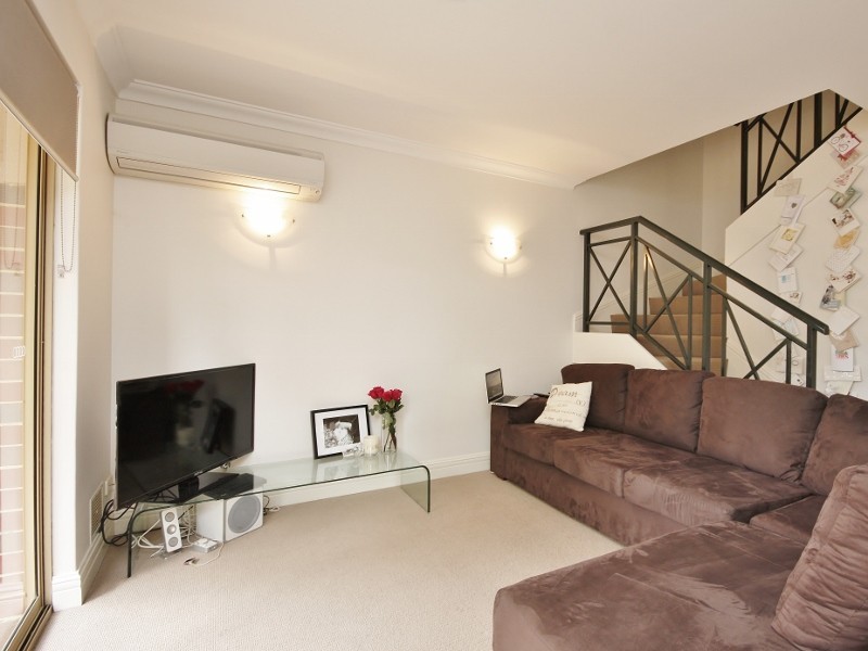 2/153 Derby Road, Shenton Park WA 6008