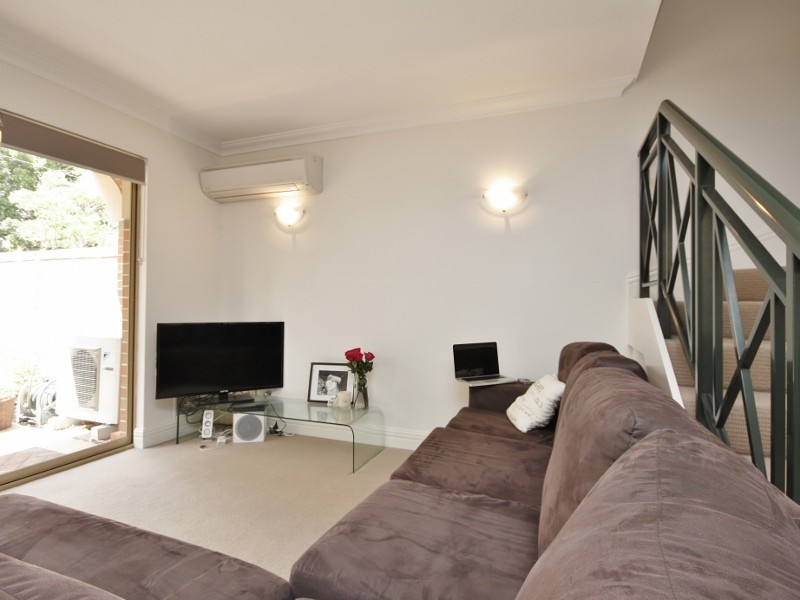 2/153 Derby Road, Shenton Park WA 6008